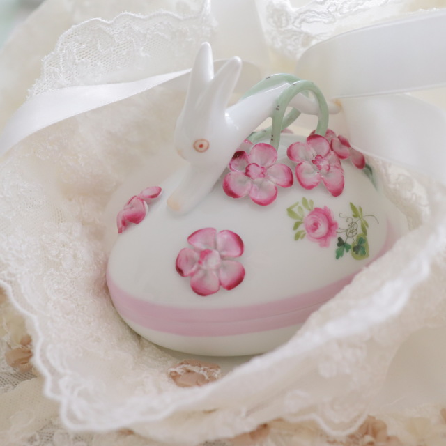 ☆御会員様専用☆再入荷☆Herend VRH-X4 ウィーンの薔薇ピンク　ウサギトップのエッグボンボニエール　（*ウィーンの薔薇ピンク1点のみのご案内です。）☆ギフトボックスつき☆