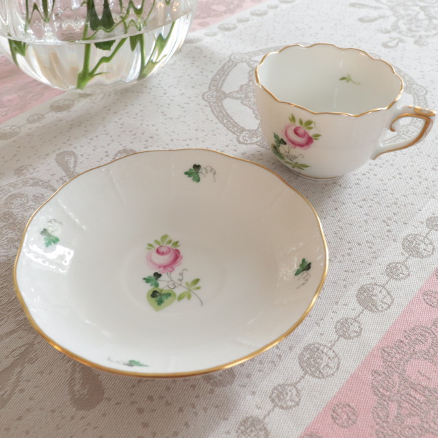 ヘレンド ウィーンの薔薇シンプルゴールド ミニカップ＆ソーサー 約
