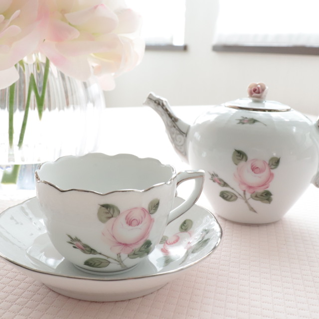 ヘレンド ウィーンの薔薇（淡いローズ・大輪） プラチナ ミニカップ