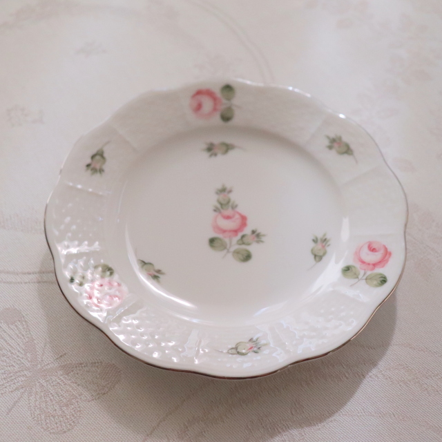 入荷待ち Herend ヘレンド ウィーンの薔薇プラチナシリーズ 15cm