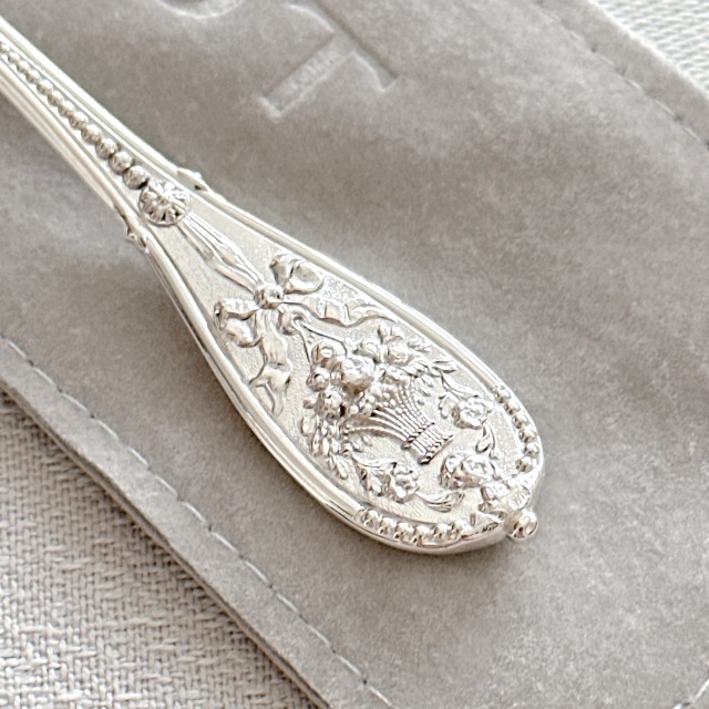 ☆お取り寄せ品☆納期6ヶ月前後☆　Odiot オディオ　フランス製　スターリングシルバー　ティースプーン (*注：カップはサイズ感の参考まで。スプーンのみのご案内です。こちらの商品は各種クーポンご利用いただけません）