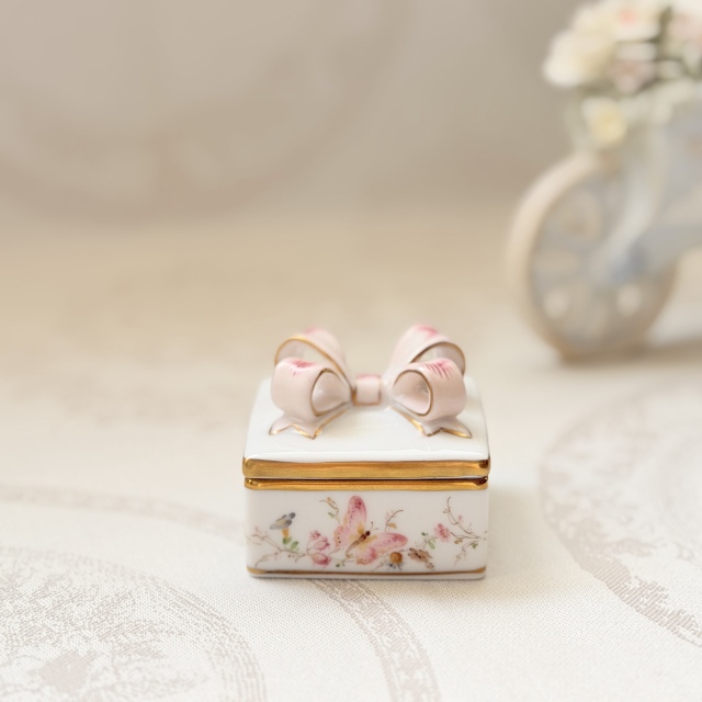 ☆レア☆スペシャル☆ Herend ヘレンド　EDENP エデン桜ピンク　スモールリボンBox  SP