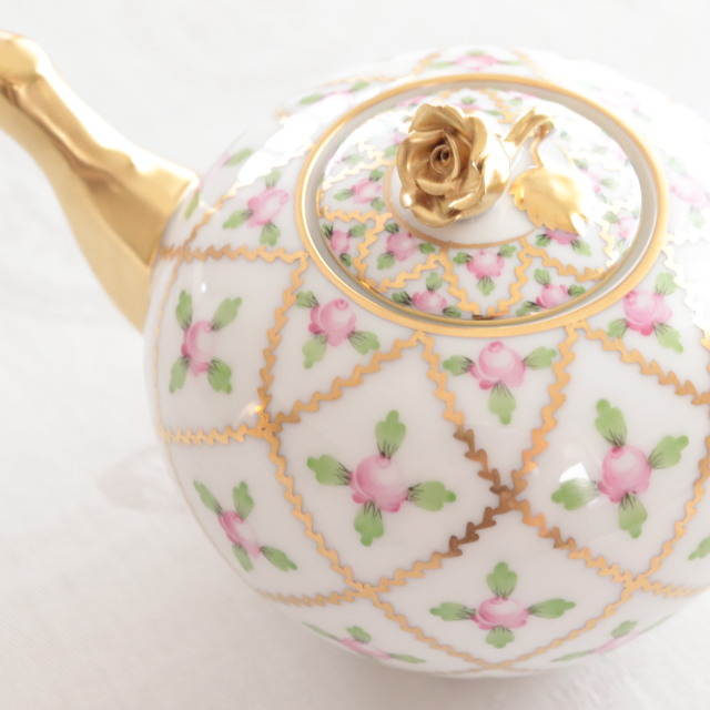 Herend ヘレンド　セーブル風小薔薇金彩　ティーポット　(約400ml)