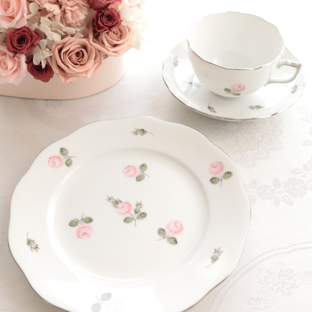 ☆再入荷☆　Herend ヘレンド　ウィーンの薔薇プラチナ　モーニングカップ＆ソーサーと２１cmプレートのセット