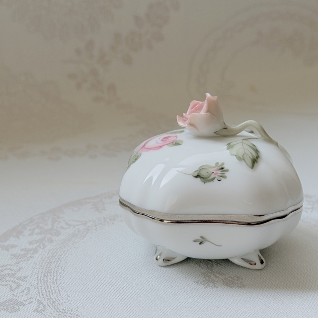 Herend ヘレンド ウィーンの薔薇プラチナ ボンボン