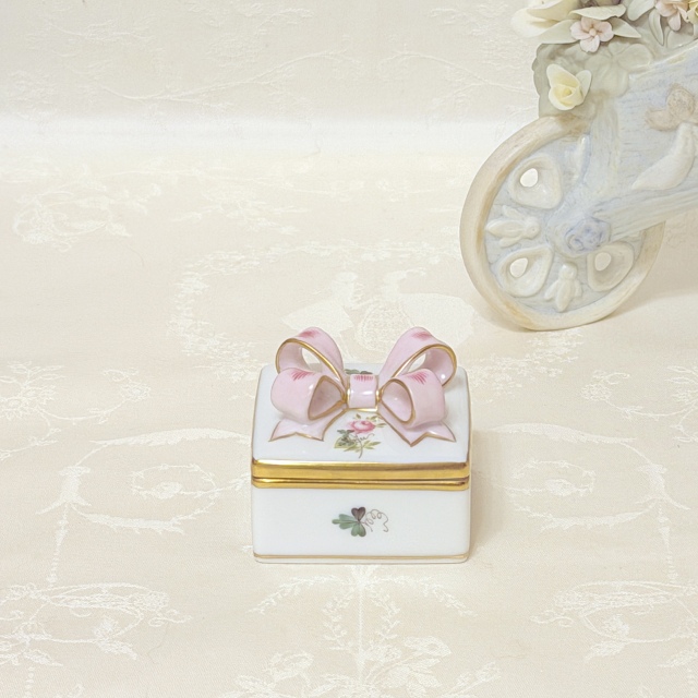 完売品　ヘレンド　リボンボックス　薔薇 ☆特別価格☆レア☆ Herend ヘレンド ウィーンの薔薇シンプルゴールド