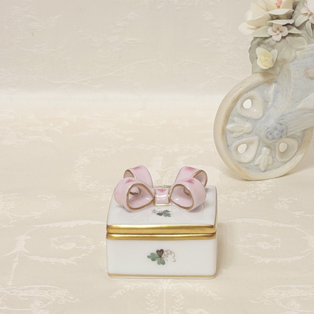 ☆特別価格☆レア☆ Herend ヘレンド ウィーンの薔薇シンプルゴールド ☆特別価格☆レア☆ Herend ヘレンド ウィーンの薔薇シンプルゴールド
