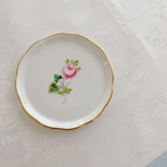 ギフトにもオススメ ヘレンド VRHS ウィーンの薔薇シンプルゴールド　プチプレート　１０cm