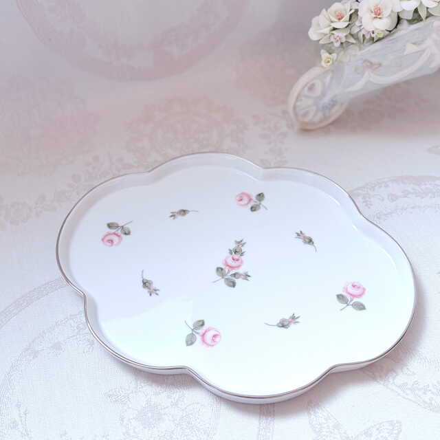 ☆Sold Out☆Herend ヘレンド　ウィーンの薔薇プラチナ　雲型トレイ　（*トレイのみのご案内です。他のアイテムは別売りです。）