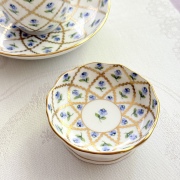 ヘレンド　セーブル風金彩小薔薇ボンボニエール　小物入れ ヘレンド セーブル風金彩小薔薇ボンボニエール 小物入れ