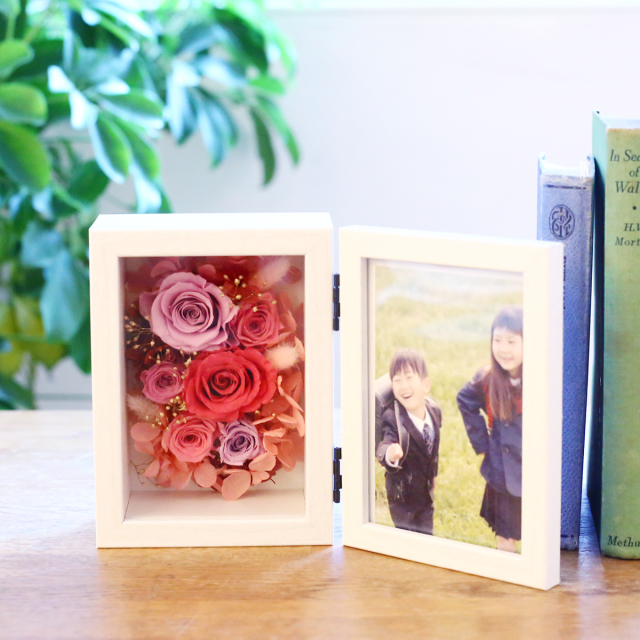Memoris（メモリス）」 -flower photo flame- white&pink