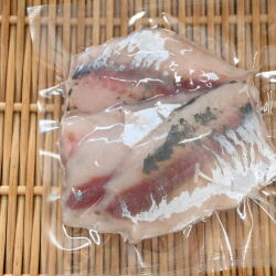 刺身用真あじフィレ100ｇ生食用3枚おろし（皮・血合い骨除去済）真空パック冷凍鯵（多目的万能用途タイプ）