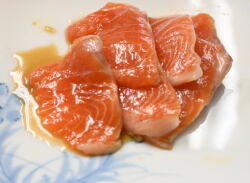 《真空パック》富士山サーモン醤油漬け60ｇ【冷凍】