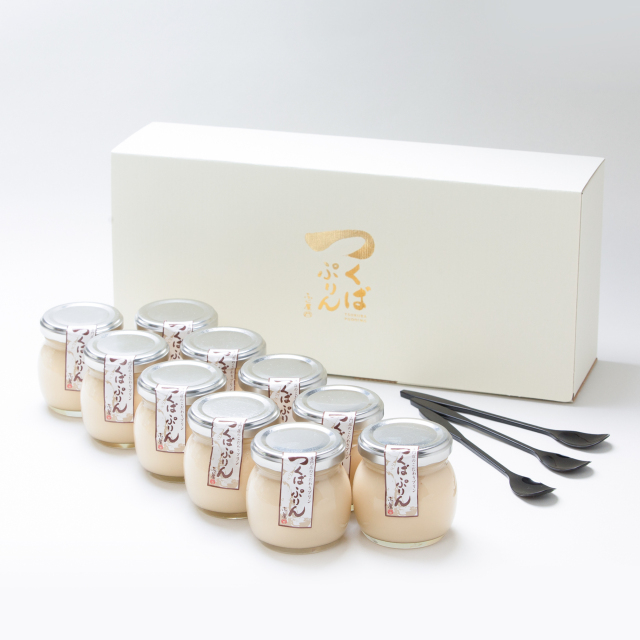 生キャラメルぷりん10個入り　自家製カラメルソースを相性の良い生クリーム と牛乳で蒸し焼きにした生キャラメルぷりん　豊かなキャラメルの香りと甘みの中にほんのり苦味のある大人のプリン贈答用セット
