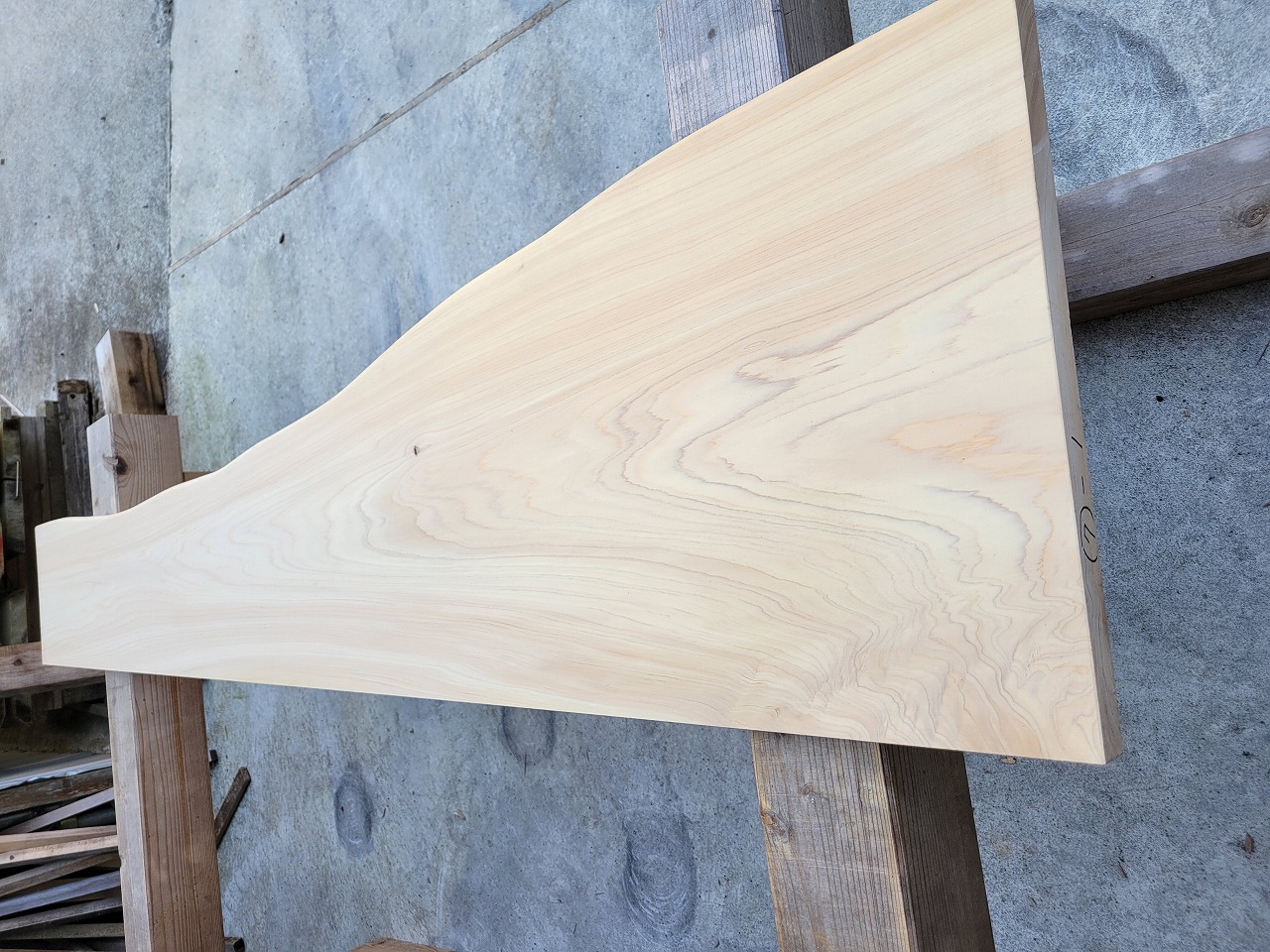 hinoki802 ひのき一枚板 約1850×250～440×27ｍｍ