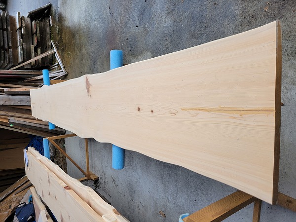 hinoki156 桧一枚板　両耳付き　節有　約4000×38×450～520～550ｍｍ