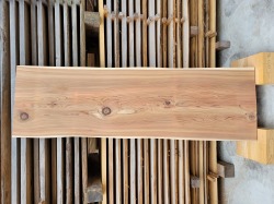 Ｍ1002　杉一枚板両耳付　【送料無料】　1870×30×550～570ｍｍ