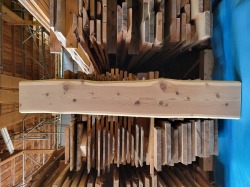 SG501 両耳つき杉一枚板　約1940×40×290～330mm 　天然熟成乾燥材　節あり　研磨仕上げ