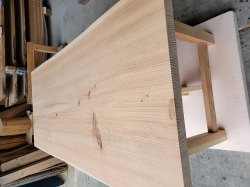 TB-03　ダイニングテーブル/木製脚付き　樹齢約150年杉/2枚接ぎ天板　耳付き天板　無塗装　天板サイズ/約1860×55×810～920mm　木製脚高さ/約645ｍｍ