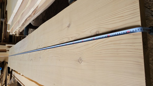 SGL604 杉一枚板 約4200×42×560～640～710mm 両耳付き 節有