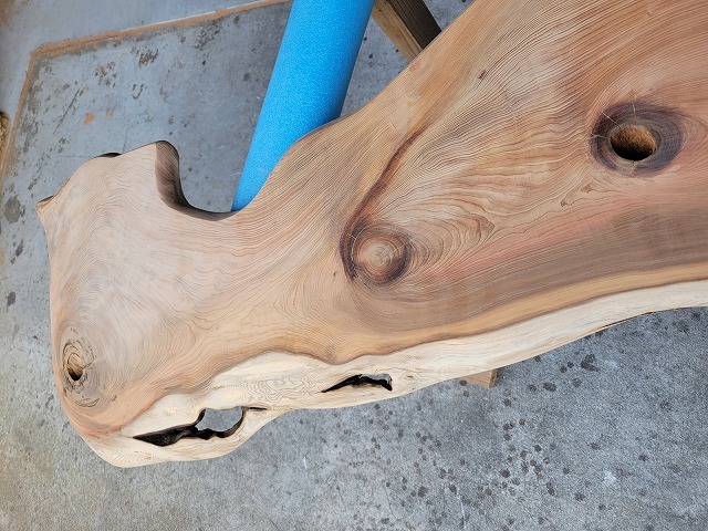 SGK463 樹齢約450年・杉大枝一枚板 約1790×430～250～480～540×38mm