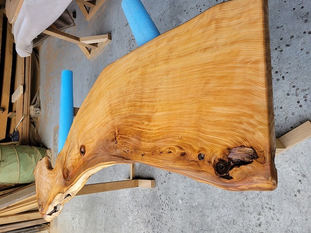 SGK463 樹齢約450年・杉大枝一枚板 約1790×430～250～480～540×38mm