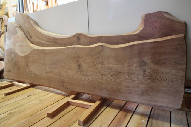 値下げ】杉の木のテーブル 眩しく 