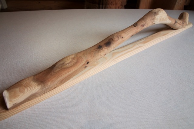 手すり・取っ手 長さ810mm 桧台座：長さ約1000mm×厚さ20mm×幅100mm