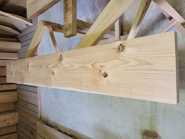 SG313 杉一枚板　約1800×38×245ｍｍ　天然熟成乾燥材　節あり　パテ仕上げ必要　耳なし　プレナー仕上げ