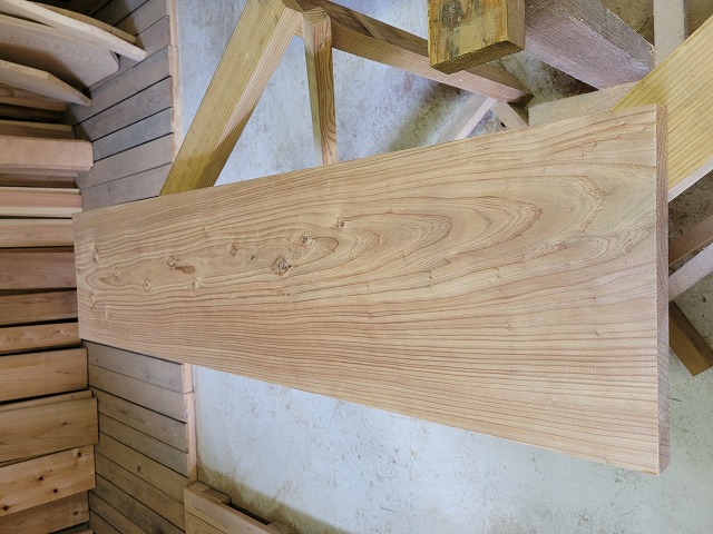 SG318 杉一枚板　約1150×39×285ｍｍ　天然熟成乾燥材　節あり　耳なし　プレナー仕上げ