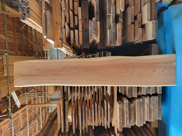 SG502 両耳つき杉一枚板　約2050×28×345～400mm　樹齢約150年　天然熟成乾燥材　無節　研磨仕上げ