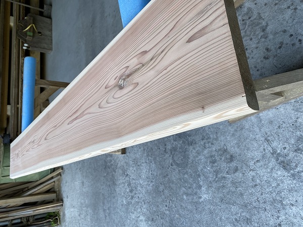 SGA005 杉一枚板　約2000×30×270～280ｍｍ　片耳付き　小節　