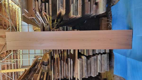 SGA001 杉一枚板　無節　天然熟成乾燥材　約2000×30×300ｍｍ　SGA002と２枚購入でセット割引あり。カートに入れると2割引表示されます。
