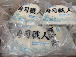 お刺身用むき紋甲イカ　大　500/700サイズ 「寿司職人」「烏賊職人」 4kg 箱売り