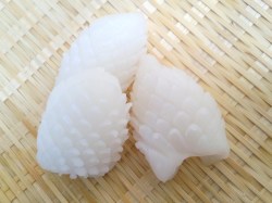 松笠イカ　１ｋｇ入り　柔らか甲いか 松笠カット 1kg 業務用  まつかさいか お節にも