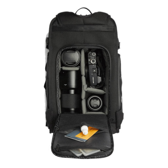 バッグ CHROME NIKOCAMERABACKPACK-ALL BLACKCH135 Chrome Industries Niko Camera Backpack 3.0-15 Inch Laptop