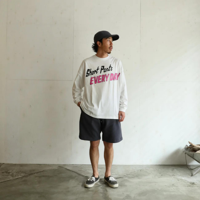 SHORT PANTS EVERY DAY / 長袖 Tシャツ / LEGEND SIGN 001 - WHITE  