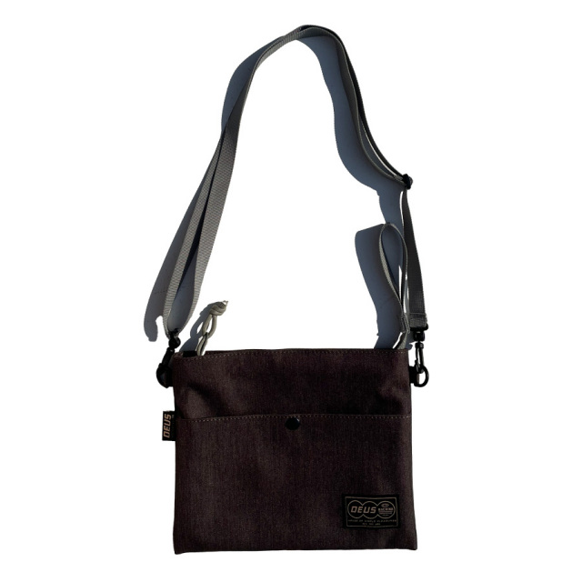 DEUS,SAFARI掲載,サファリ掲載デウス,サコッシュ