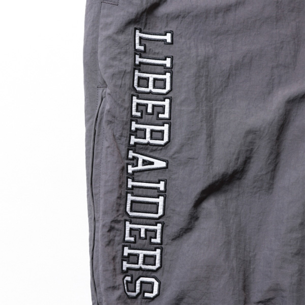 LIBERAIDERS,リベレイダース,ナイロンパンツ,ピステ風,スポーツ,メンズ,アメカジ,新作