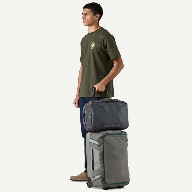 パタゴニア mlc パタゴニア ブラックホール・MLC ウィーリー 34L (カラー Black