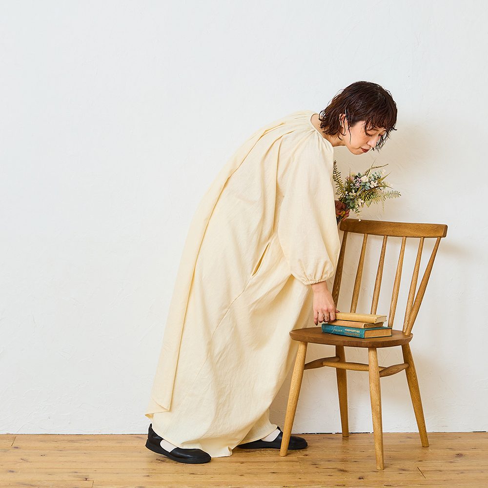 新品未使用　yellowpelota リネンワンピース　4y 製品染めリネンテントワンピース （ミニ丈・ひざ丈ワンピース