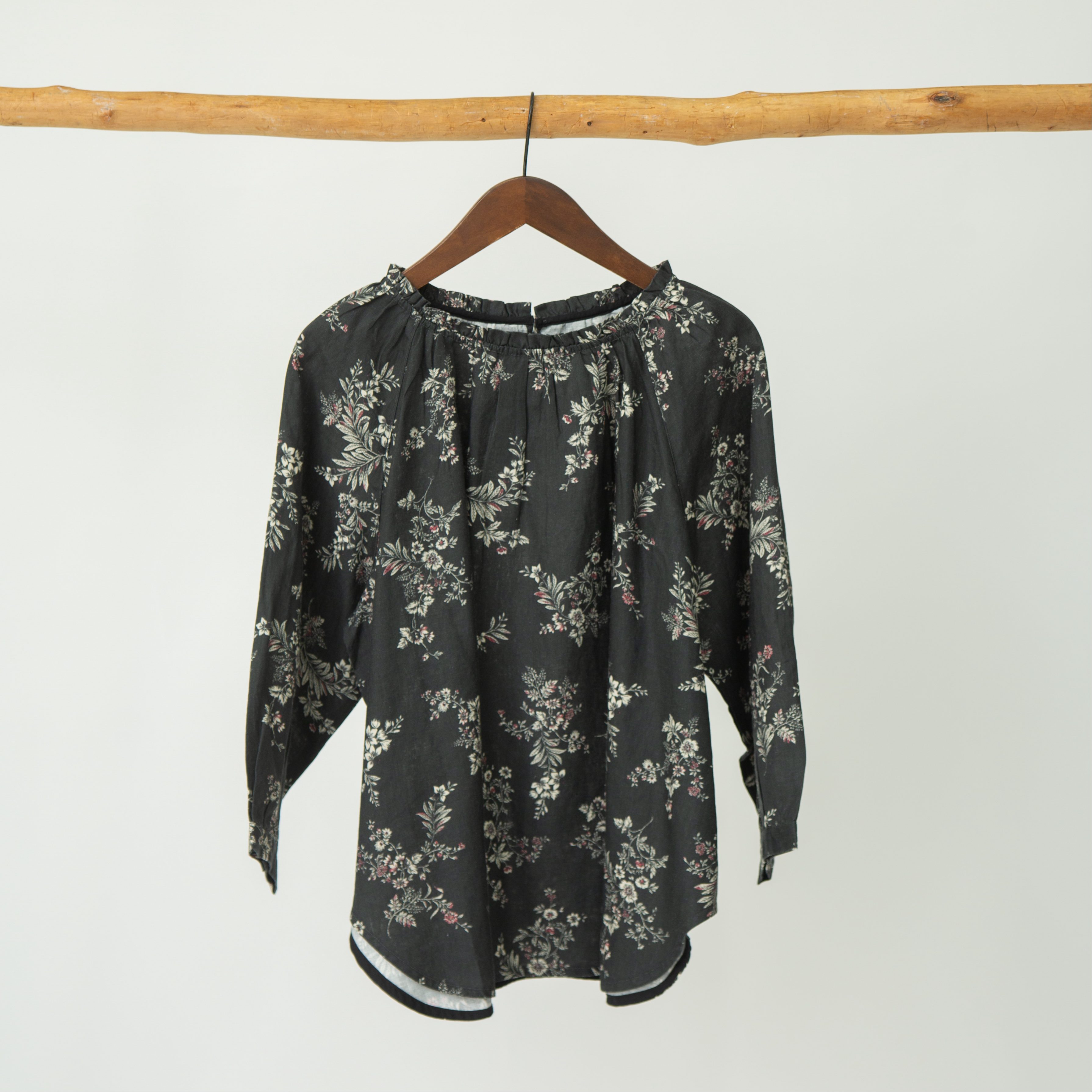 リネンフラワープリントラグランスリーブブラウス