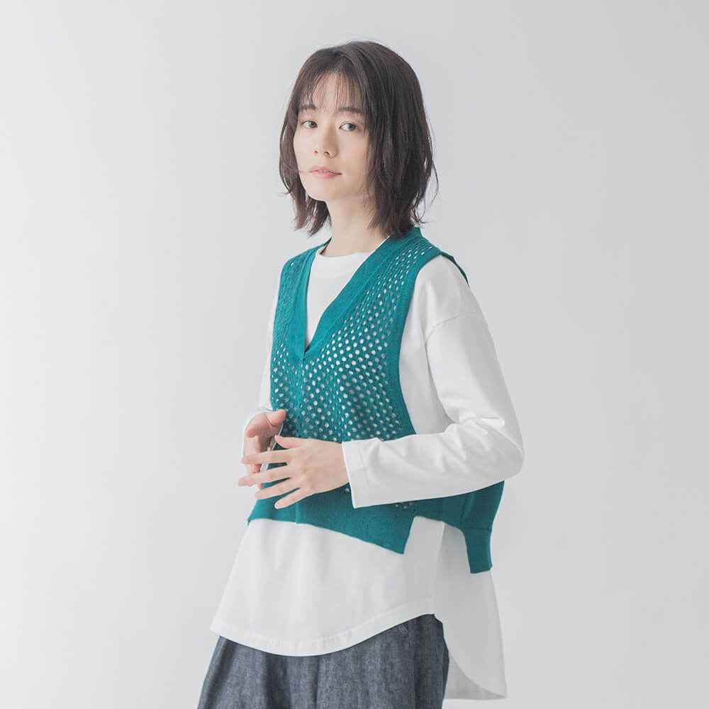 コットンリネンアイレットニットベスト