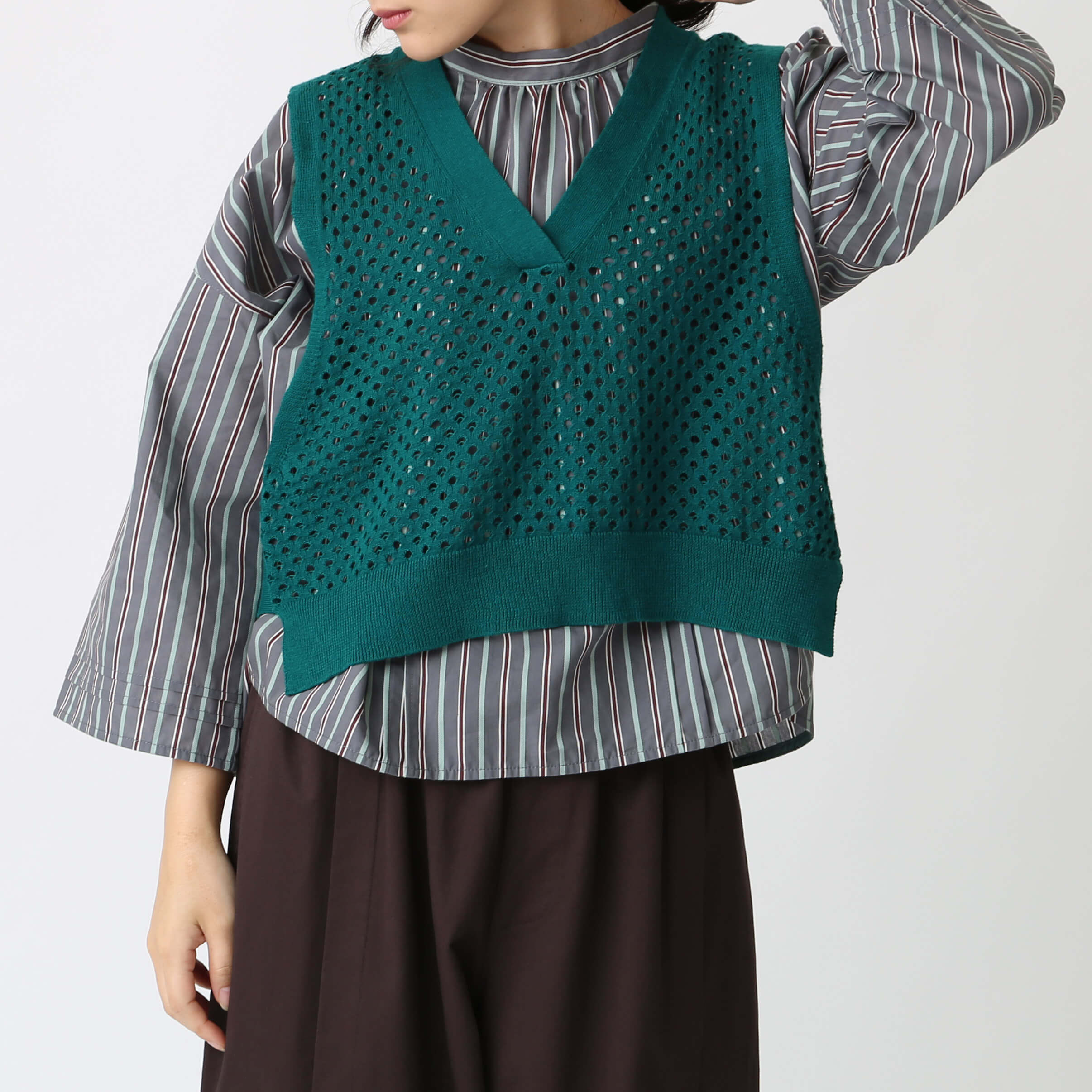 コットンリネンアイレットニットベスト