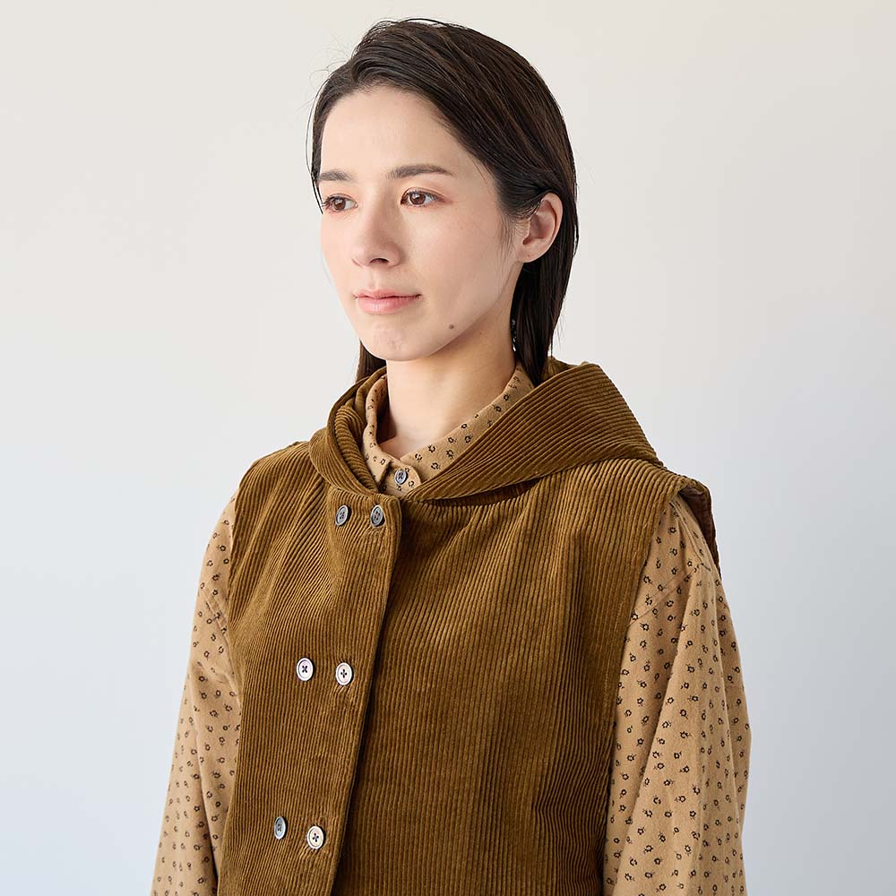 T. コットンコーデュロイフードベスト