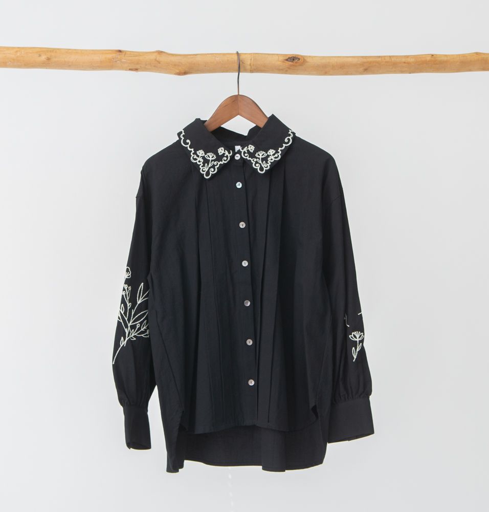 コットンビエラフラワー刺繍ブラウス
