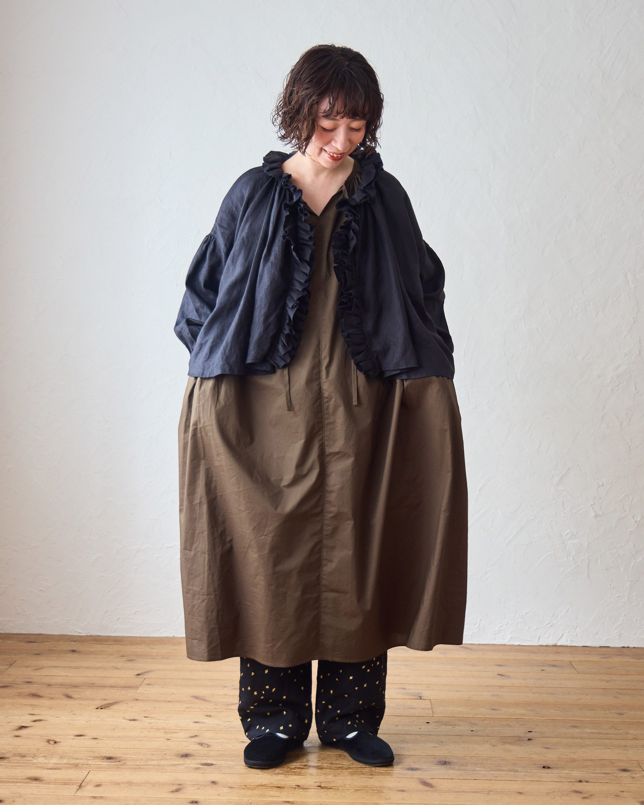 tomomiさんコラボ】リネンエアーウォッシュフリルブラウス/ 3月下旬