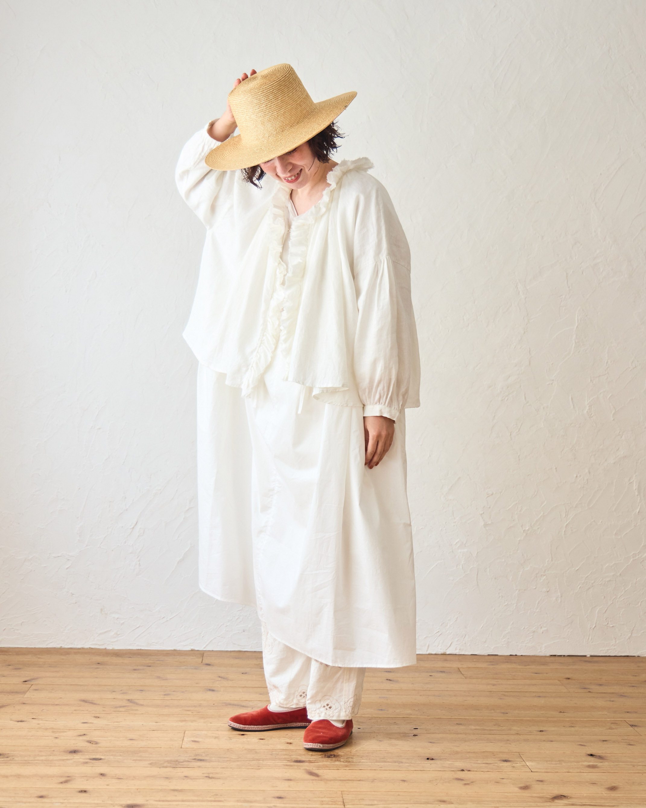 tomomiさんコラボ】リネンエアーウォッシュフリルブラウス/ 3月下旬