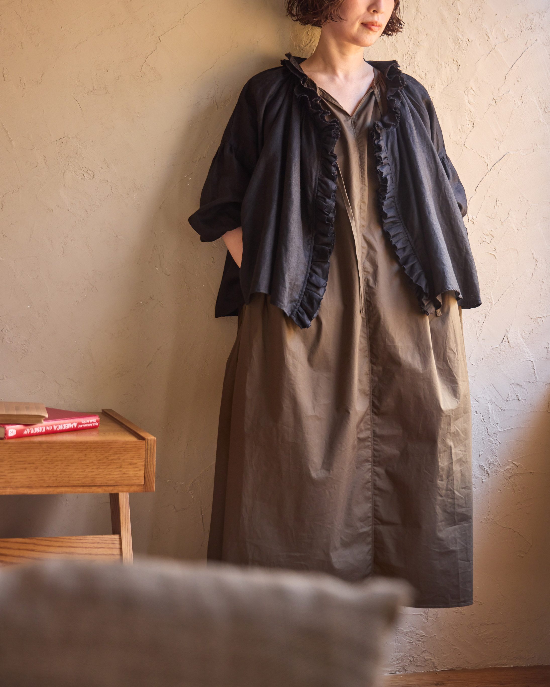 【新品、未使用】lachicbaton胸元ギャザーワンピース 胸元ギャザーワンピース – la chic baton