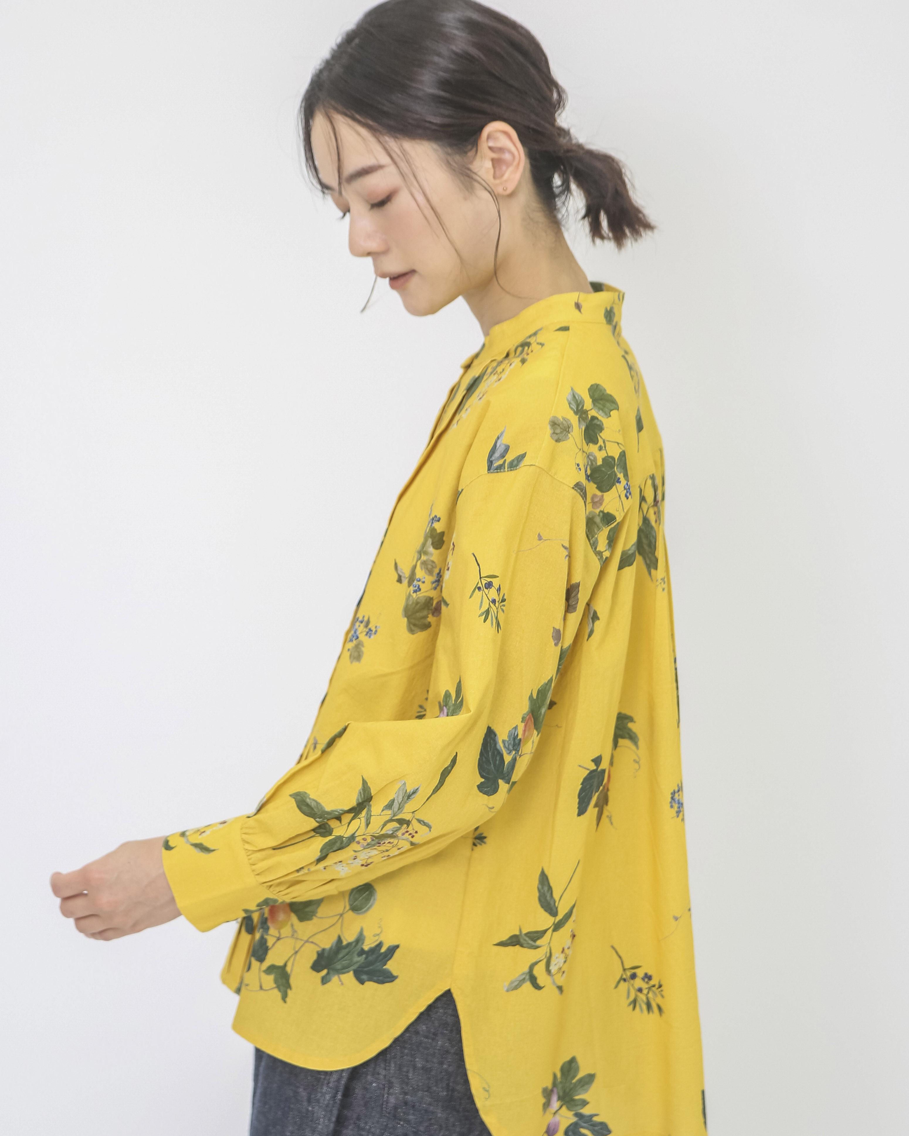 コットンリネンボタニカルプリントブラウス